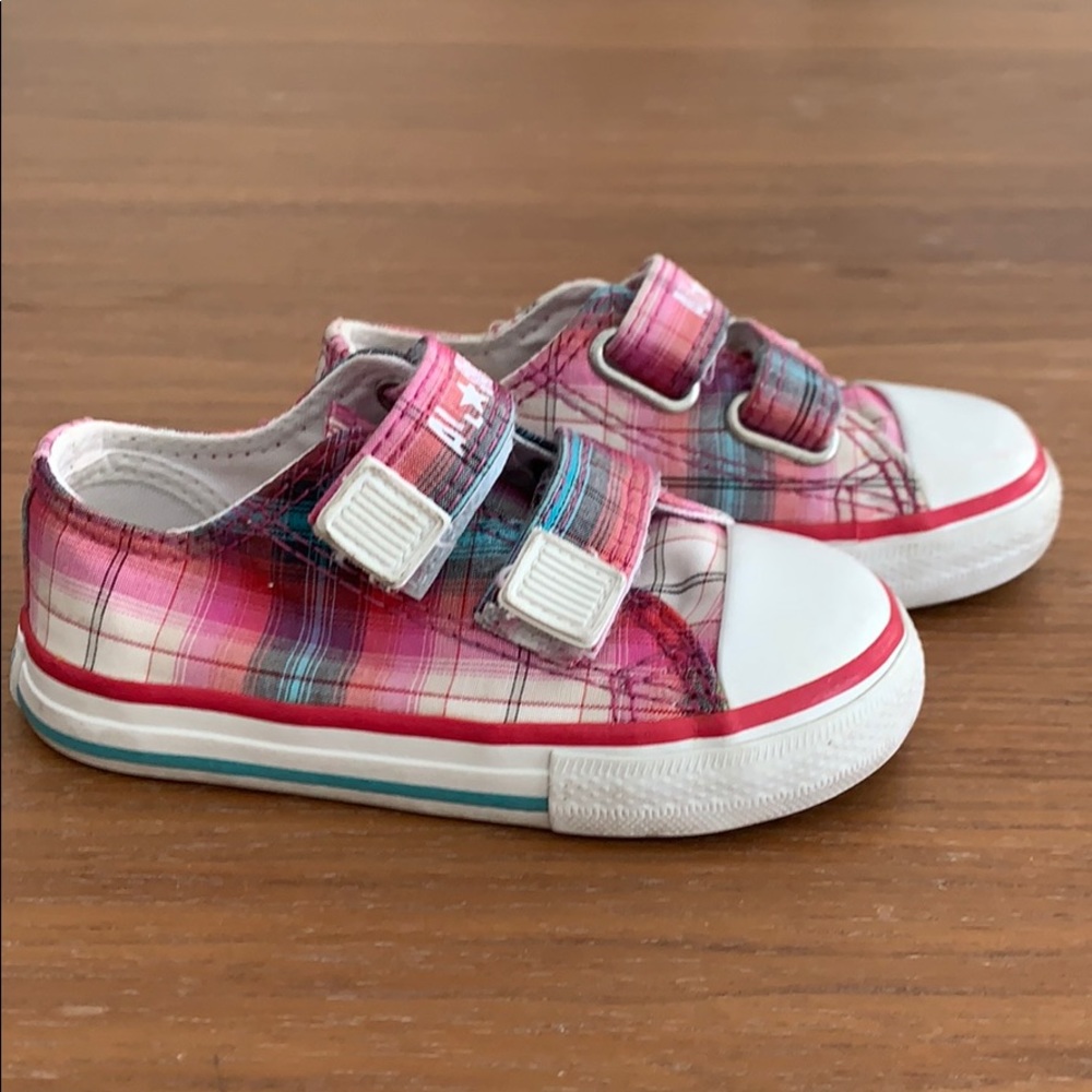 Checkered Converse